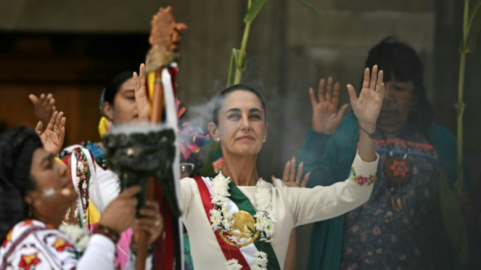 Mexique: après l'investiture, Sheinbaum adoubée par les peuples indigènes