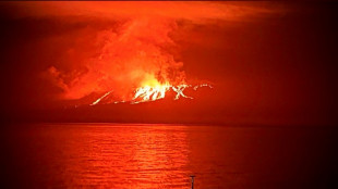 Un volcan entre en éruption sur une île inhabitée des Galapagos