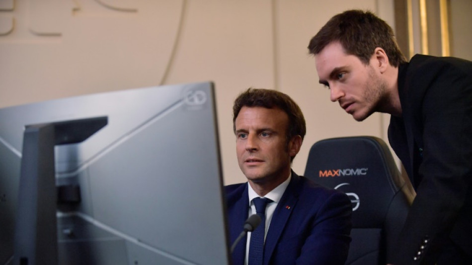 Macron promet une "nouvelle ère" pour l'esport français