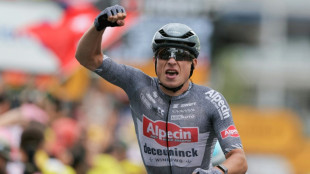 Philipsen at the double on Tour de France sprint