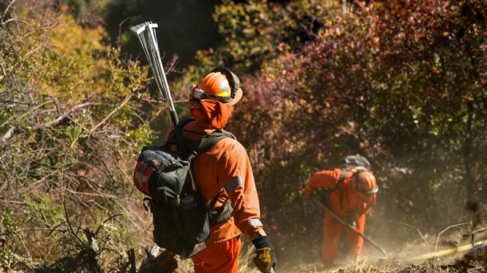 Presos buscan redimirse en el combate a los incendios de Los Ángeles