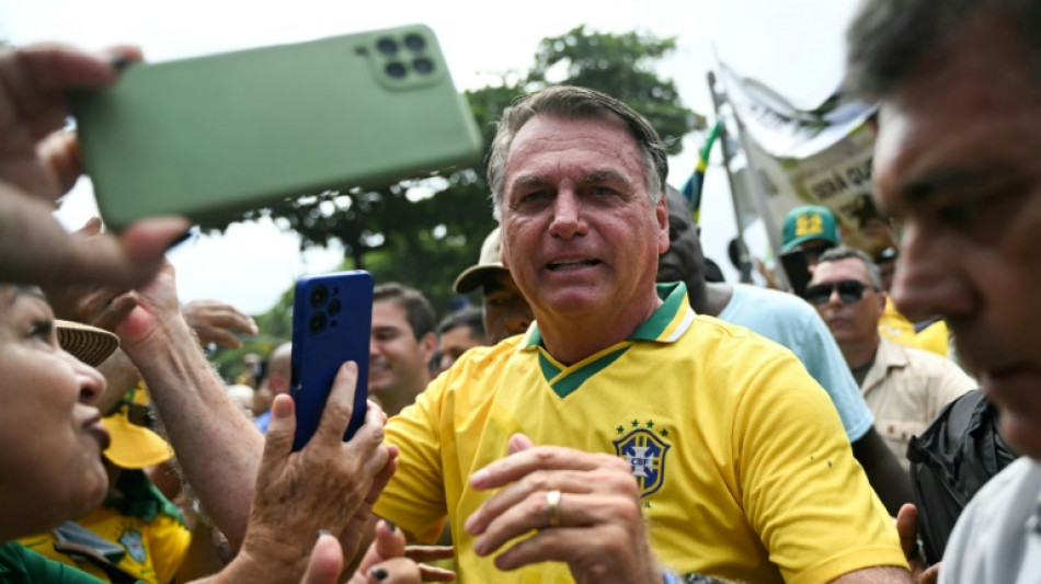 Brésil: Bolsonaro qualifie son inéligibilité de "déni de démocratie" face à ses partisans