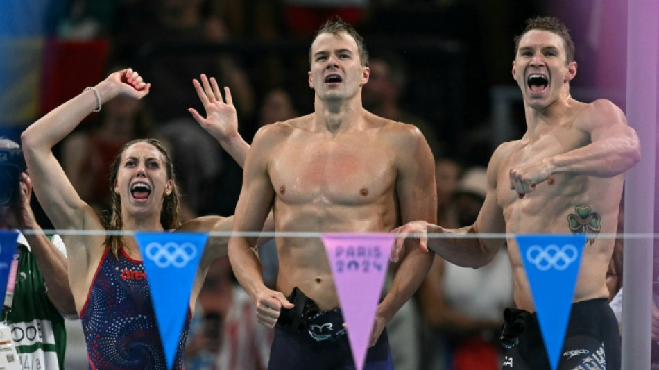 EUA é ouro no revezamento misto 4x100 medley de Paris-2024 com recorde olímpico