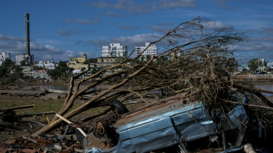 Inondations au Brésil: l'eau commence à se retirer et dévoile le chaos