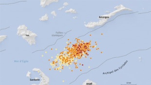 "Nous n'avons pas peur": la résilience de l'île grecque de Santorin malgré les séismes