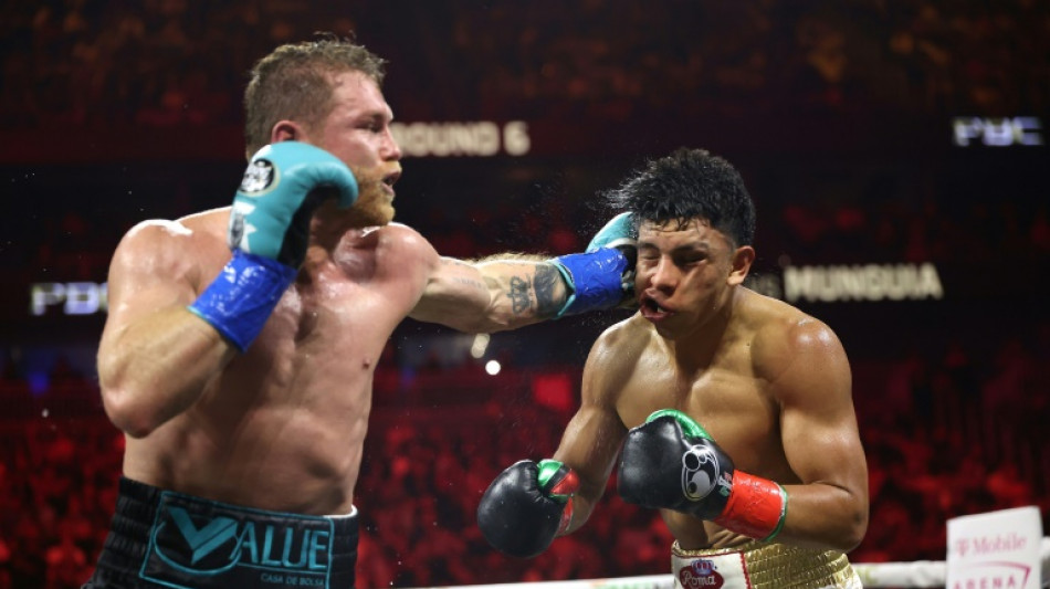 Alvarez retains undisputed super-middleweight title with decision over Munguia