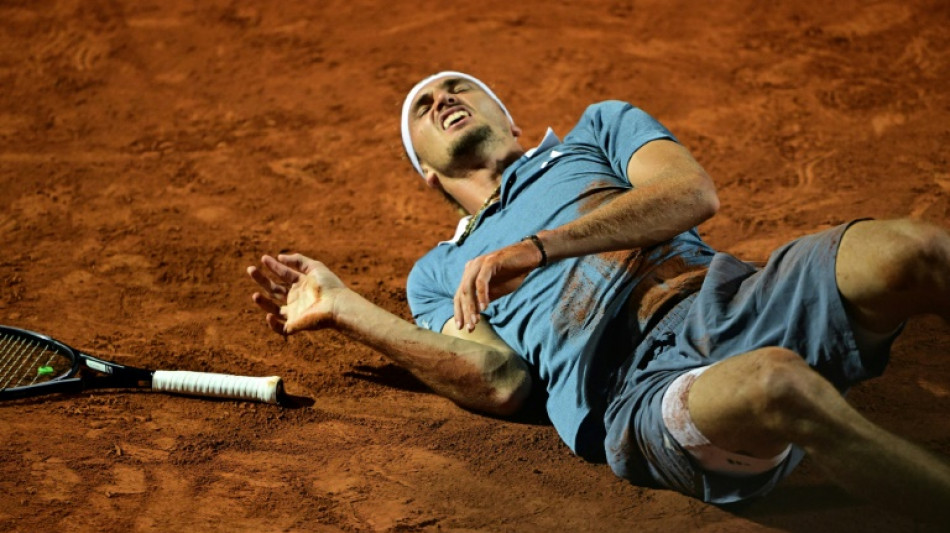 Zverev beats injury scare to reach Rome semis as Collins sets up Sabalenka clash