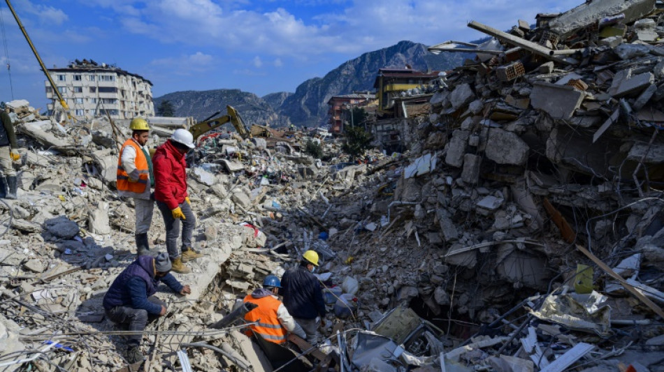 En Turquie: le choix de partir ou rester dans les ruines