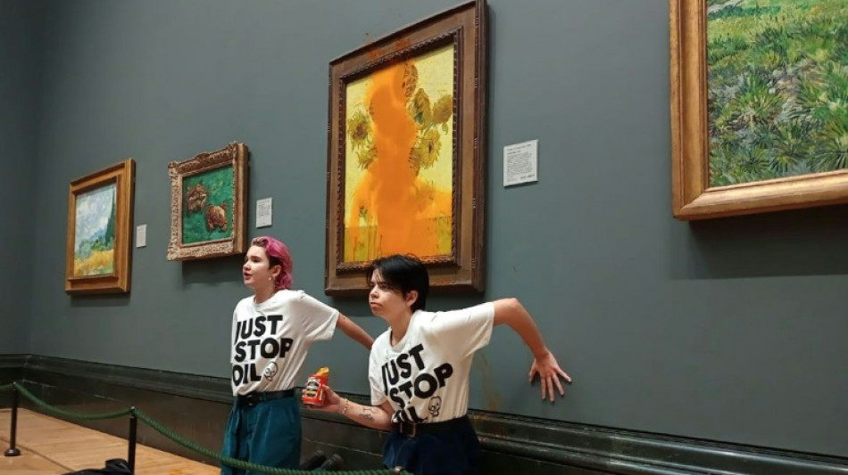 Declaran culpables a los ecologistas que arrojaron sopa sobre "Los girasoles" de Van Gogh