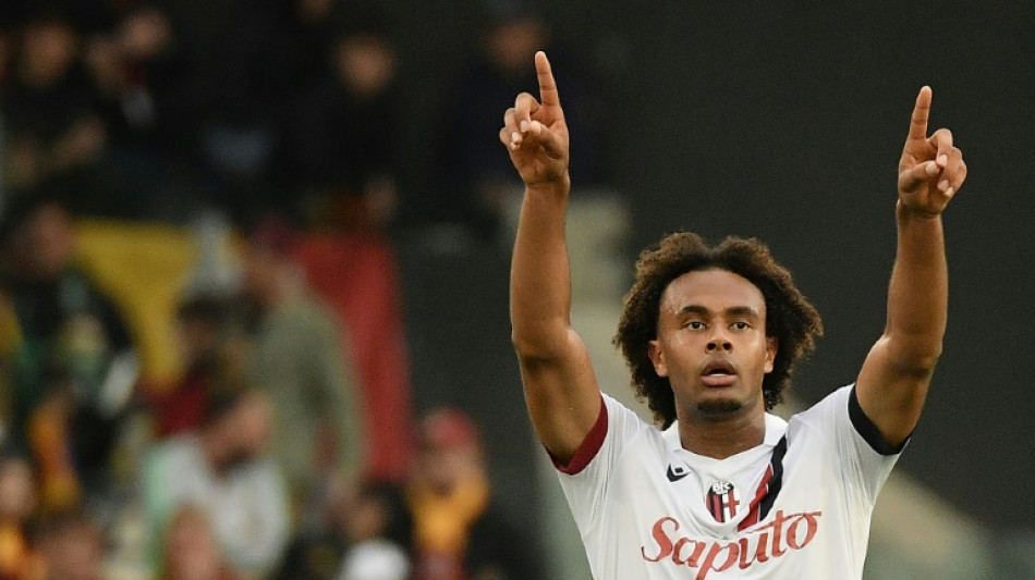 Man Utd sign Dutch striker Zirkzee from Bologna