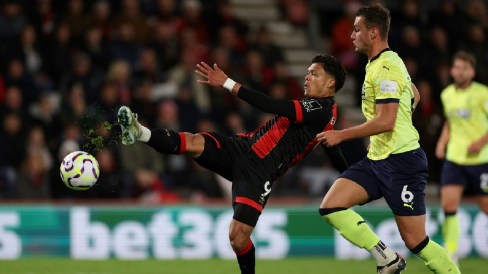 Evanilson marca seu 1º gol pelo Bournemouth, que vence Southampton (3-1) em casa