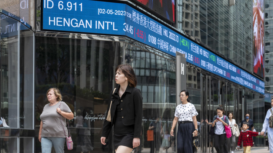 Borsa: Hong Kong tenta il rimbalzo, apre a +0,98%