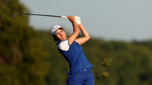 EEUU aventaja 10-6 a Europa antes de la última jornada de la Solheim Cup de golf