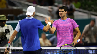 Alcaraz pincha en cuartos de Miami; Rybakina ante Collins en la final femenina