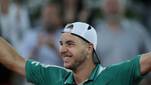 Struff surpreende Tsitsipas e vai enfrentar Karatsev nas semifinais do Masters 1000 de Madri