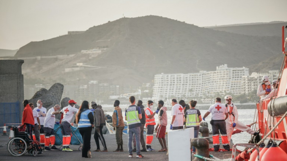 Reprise des recherches d'au moins 48 migrants disparus au large des Canaries