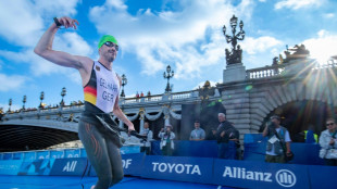 "Sehr zufrieden": Gelhaar holt Silber im Triathlon