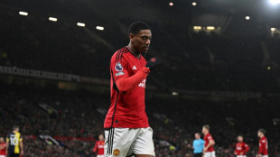 Após cirurgia, Martial desfalcará Manchester United até abril