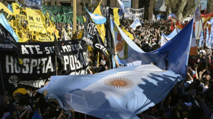 Dans une Argentine sous le choc, manifestations massives apres l'attentat contre Kirchner