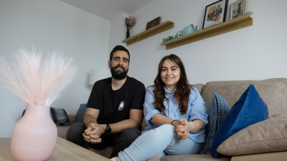 Pessoas recorrem a sorteio para conseguir alugar apartamento na Espanha