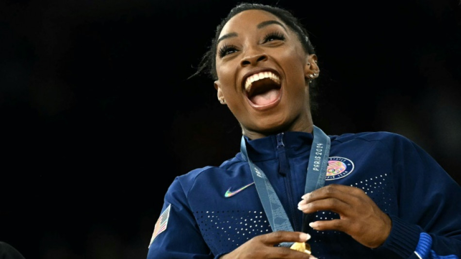 Simone Biles conduce a EEUU al oro por equipos en gimnasia de París-2024