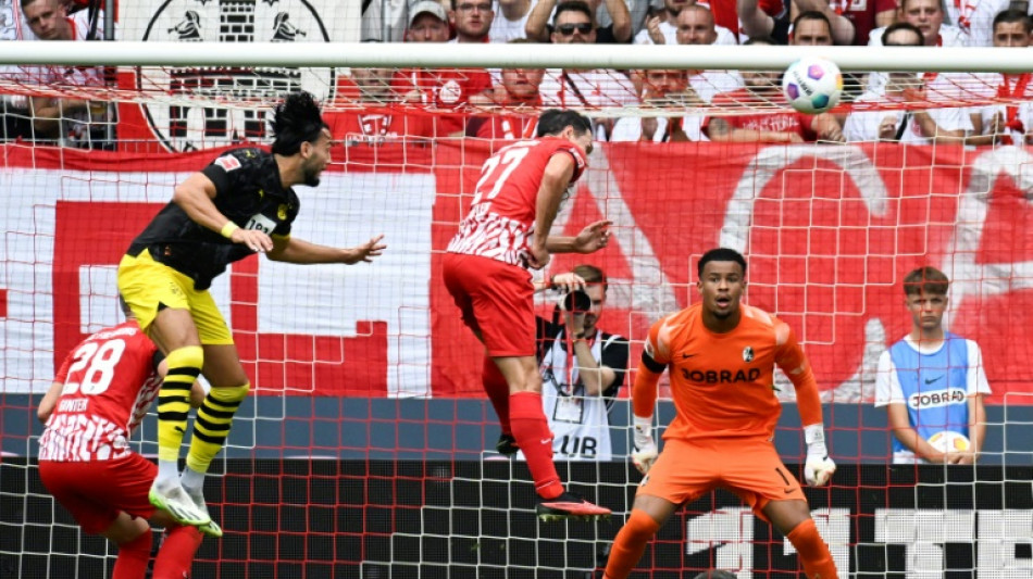 Borussia Dortmund vence em visita ao Freiburg (4-2); Leipzig derrota Augsburg