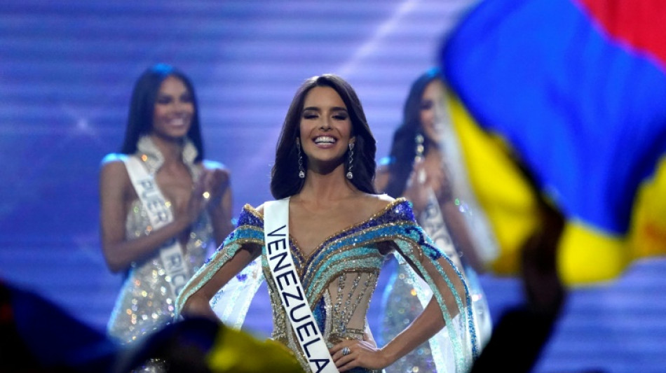 "¡Nos robaron el Miss Universo!", reclama Maduro tras corona de EEUU