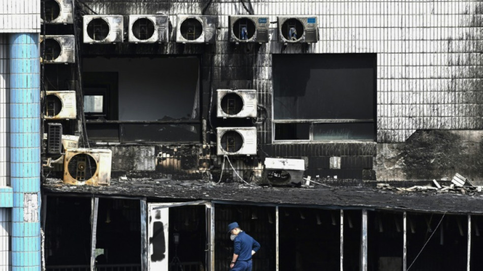 Au moins 29 morts dans l'incendie d'un hôpital à Pékin, le directeur arrêté