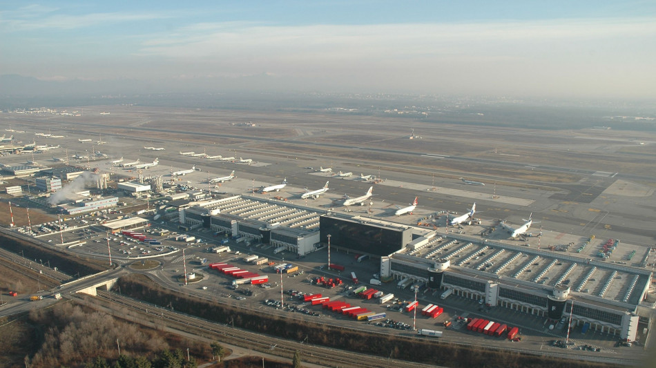 Inaugurato a Malpensa il 'parcheggio sicuro' per mezzi pesanti