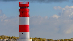 Zwei junge Männer nach Kentern ihres Schlauchboots vor Helgoland gerettet