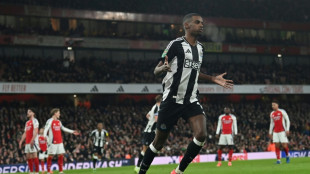 Newcastle win at Arsenal to put one foot in League Cup final