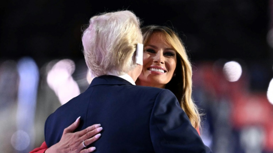 Melania Trump sai do silêncio para promover sua autobiografia