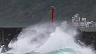 Super Typhoon Kong-rey makes landfall in Taiwan