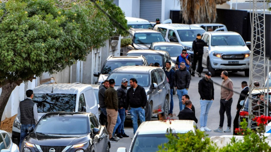 Tunisie: les autorités ferment les bureaux d'Ennahdha, "inquiétude" européenne