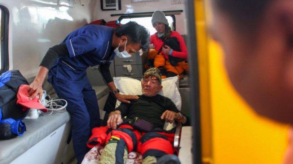 Montañista español de 84 años abandona intento de escalar su 13º pico mayor a 8.000 metros