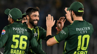 Shaheen, Amir star as Pakistan dismiss New Zealand for just 90 