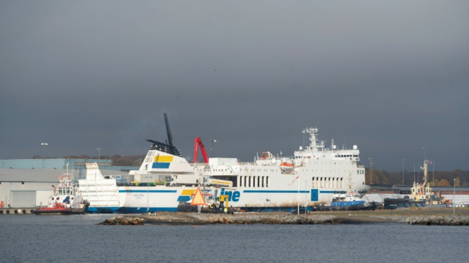 Suède: le ferry échoué remorqué dans un port du sud du pays