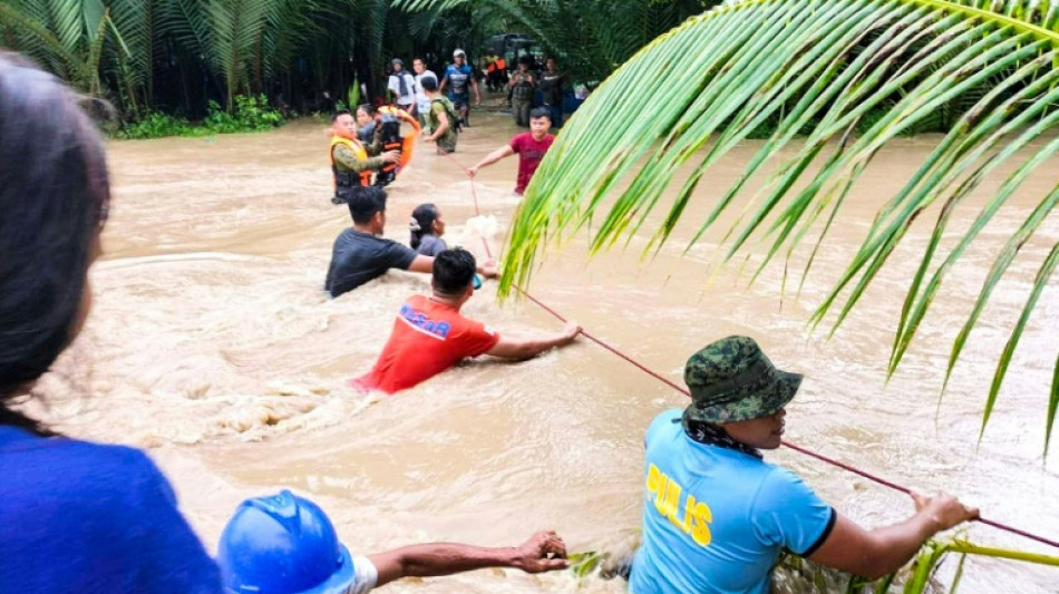 Une tempête tropicale frappe les Philippines, au moins 72 morts