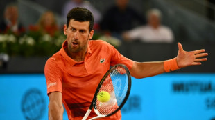 Alcaraz sigue asombrando, Djokovic se estrena con victoria en Madrid